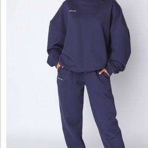 NWT WHITE FOX Boutique Sweatshirt & Sweatpants Set